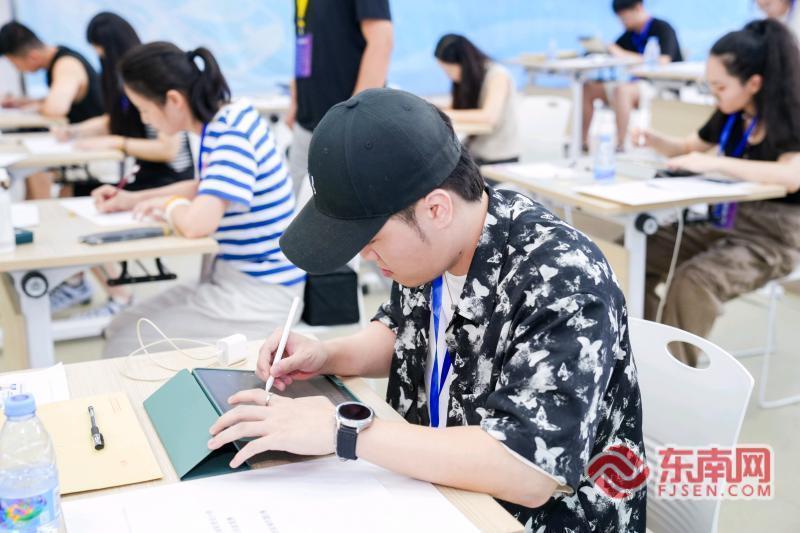 东南网-2025年福建省鞋类设计师职业技能竞赛在湄洲湾职业技术学院举行