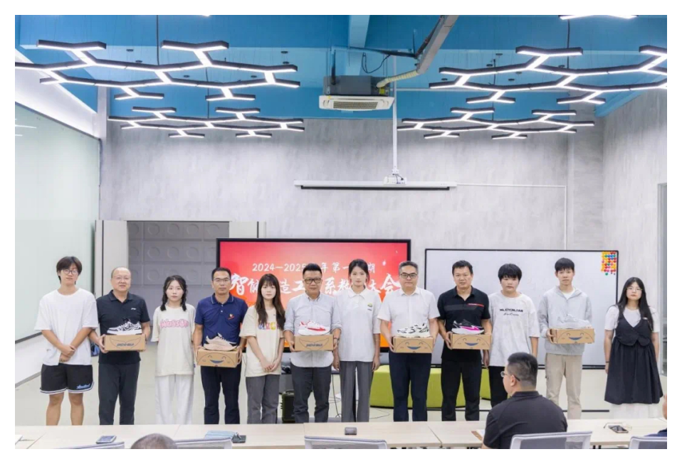 现代高等职业技术教育网-湄洲湾职业技术学院：紧扣产业变革培养智能制鞋人才